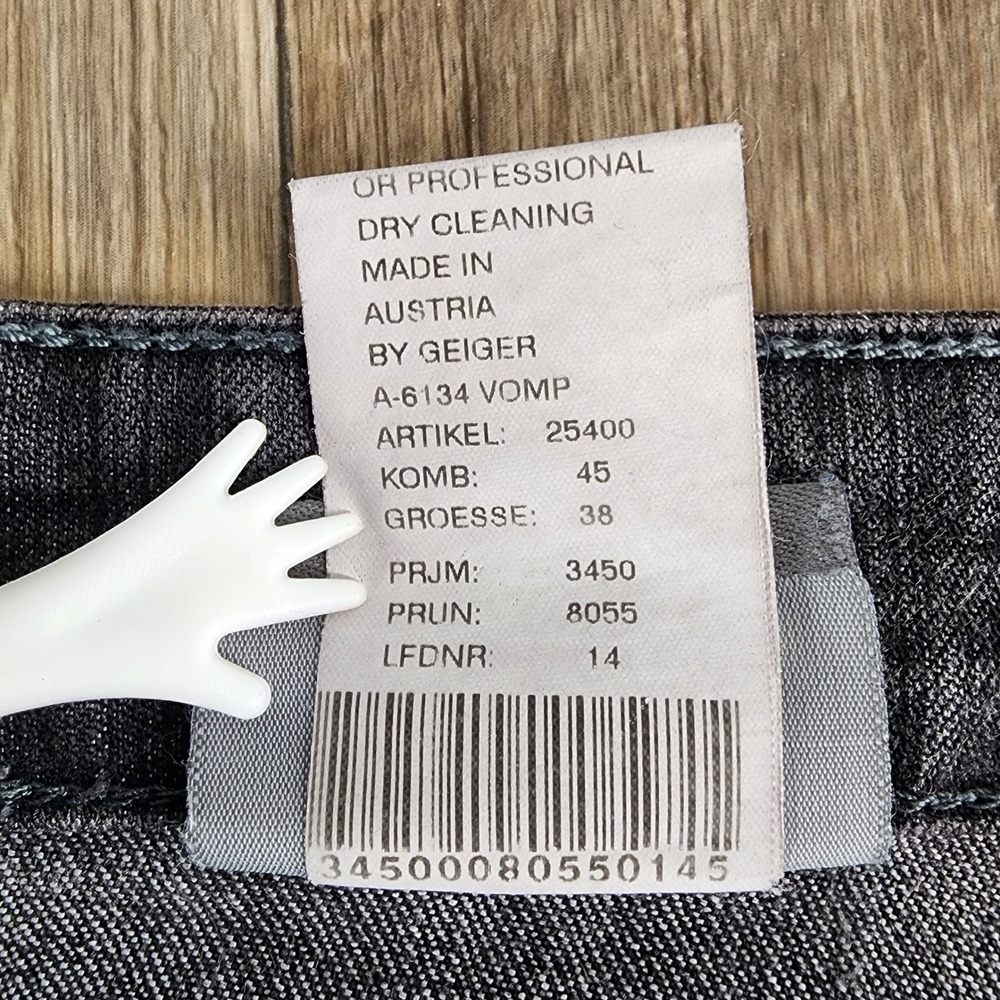 Geiger Jeans Women's Black Denim Straight Leg Pants Made in Austria Size 38 US 8 - Picture 4 of 13